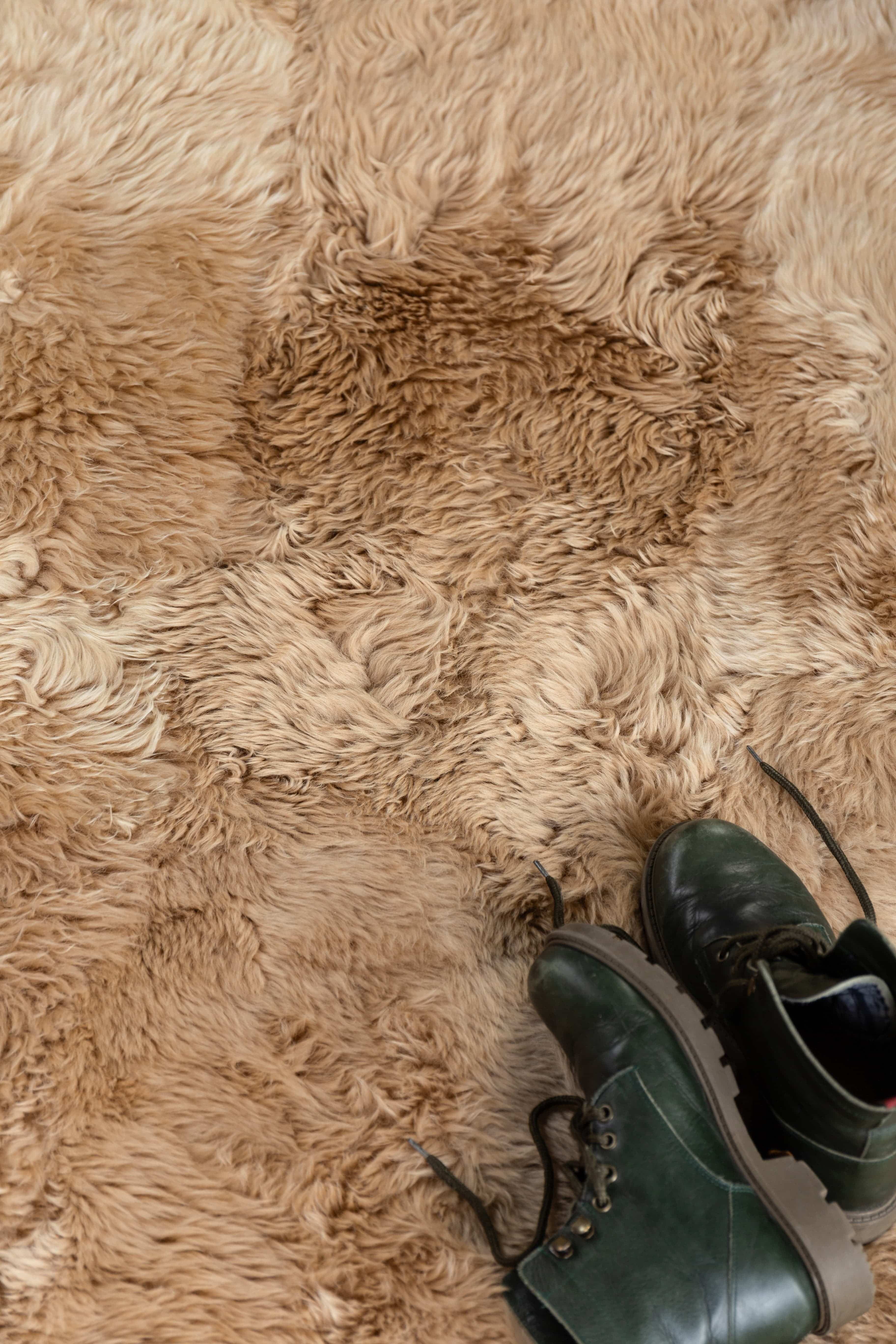 LONG HAIR - Beige Camel Sheepskin Rug